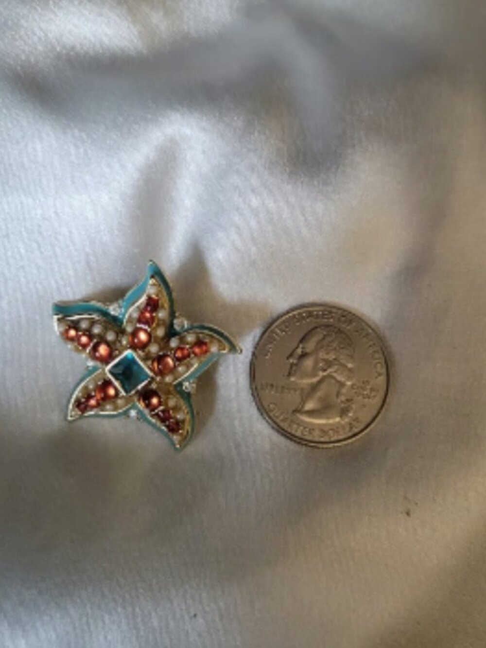Kenneth Jay Lane vintage starfish earrings - Picture 2 of 3